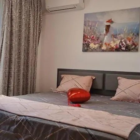 Sea Sunrise Apartment *